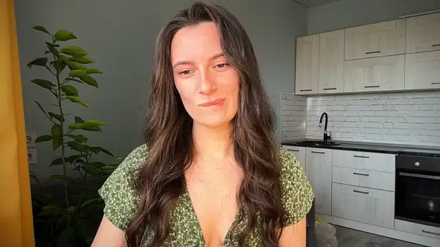 Luna Raee online show from 09/25/25, 07:01