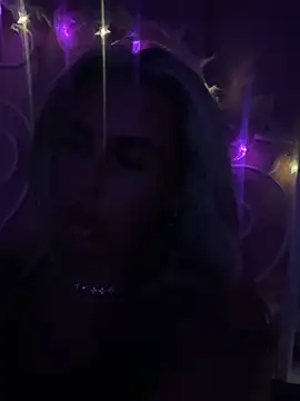 Snapshot of EllieMaeBaby chatting on 04/19/26, 09:28 EllieMaeBaby online show from 04/19/26, 09:28