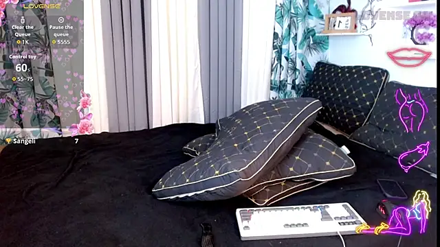 extremeLian online show from 09/19/25, 01:18