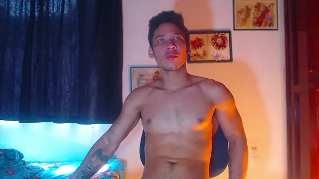 Snapshot of RuiMaddoox chatting on 09/20/25, 02:18 RuiMaddoox online show from 09/20/25, 02:18