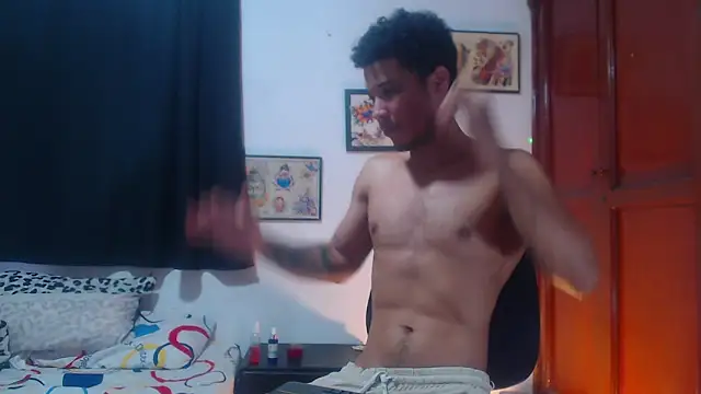 Snapshot of RuiMaddoox chatting on 10/04/25, 12:58 RuiMaddoox online show from 10/04/25, 12:58