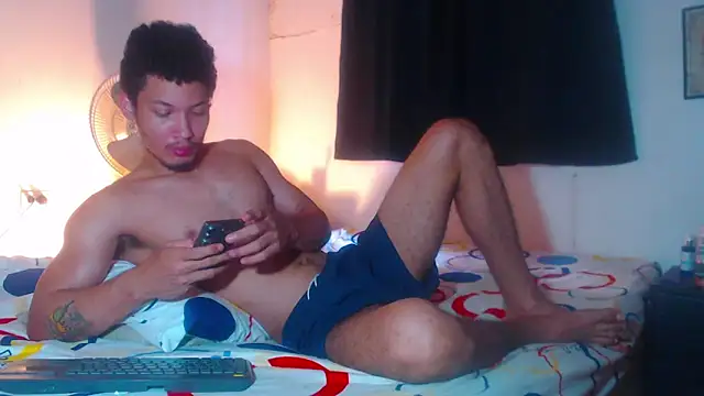 Snapshot of RuiMaddoox chatting on 10/10/25, 12:04 RuiMaddoox online show from 10/10/25, 12:04