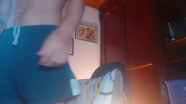 Snapshot of RuiMaddoox chatting on 10/12/25, 11:31 RuiMaddoox online show from 10/12/25, 11:31