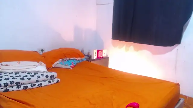 Snapshot of RuiMaddoox chatting on 10/17/25, 06:32 RuiMaddoox online show from 10/17/25, 06:32