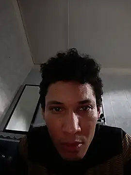 Snapshot of RuiMaddoox chatting on 10/28/25, 07:27 RuiMaddoox online show from 10/28/25, 07:27