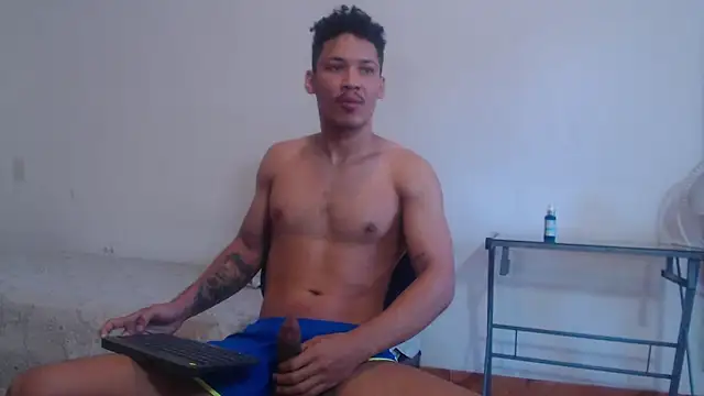 Snapshot of RuiMaddoox chatting on 12/20/25, 12:56 RuiMaddoox online show from 12/20/25, 12:56