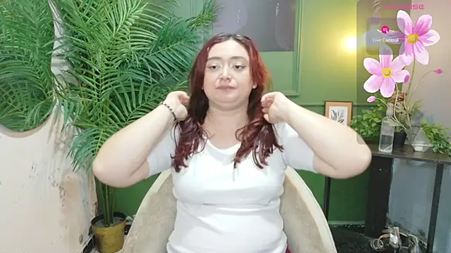 Snapshot of Anaa_Rose chatting on 05/14/26, 12:34 Anaa Rose online show from 05/14/26, 12:34