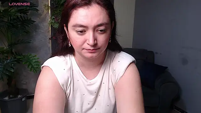 Snapshot of Anaa_Rose chatting on 07/11/26, 01:47 Anaa Rose online show from 07/11/26, 01:47
