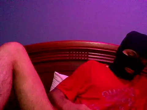 Snapshot of Sebas34_ chatting on 04/08/26, 11:05 Sebas34 online show from 04/08/26, 11:05