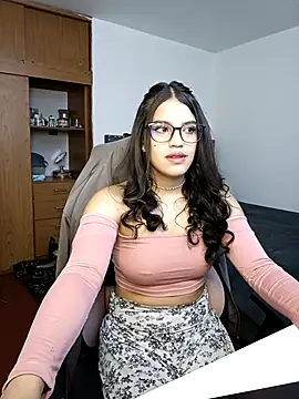 Snapshot of asumi_18 chatting on 10/01/25, 11:49 asumi 18 online show from 10/01/25, 11:49