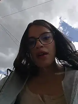 Snapshot of asumi_18 chatting on 11/07/25, 05:24 asumi 18 online show from 11/07/25, 05:24