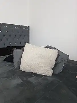 Snapshot of asumi_18 chatting on 11/11/25, 09:26 asumi 18 online show from 11/11/25, 09:26