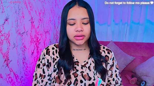 Snapshot of nicemiiaa7_ chatting on 09/13/25, 12:05 nicemiiaa7 online show from 09/13/25, 12:05