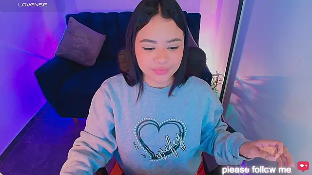 Snapshot of nicemiiaa7_ chatting on 03/04/26, 12:11 nicemiiaa7 online show from 03/04/26, 12:11
