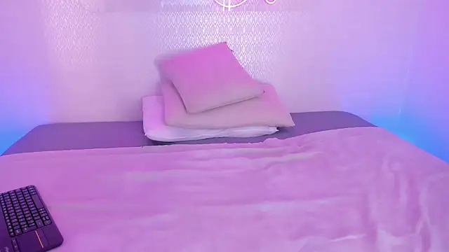 aleksandramiller  online show from 01/17/26, 01:27