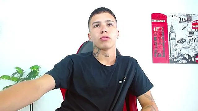 Cumandres18 online show from 03/26/26, 02:44