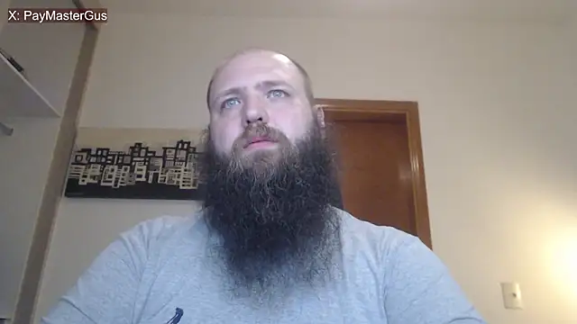 Snapshot of PayMasterGus chatting on 04/15/26, 04:30 PayMasterGus online show from 04/15/26, 04:30