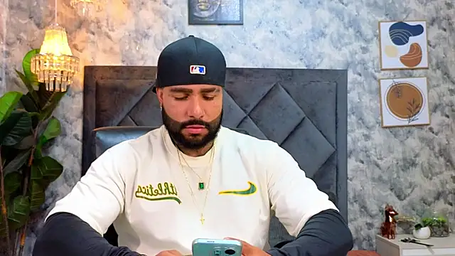 Snapshot of Apolo_rousse1 chatting on 11/21/25, 08:29 Apolo rousse1 online show from 11/21/25, 08:29