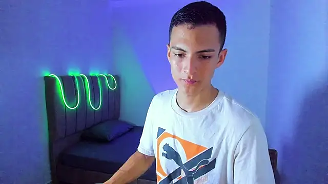 Snapshot of Matiius18 chatting on 06/13/26, 06:39 Matiius18 online show from 06/13/26, 06:39
