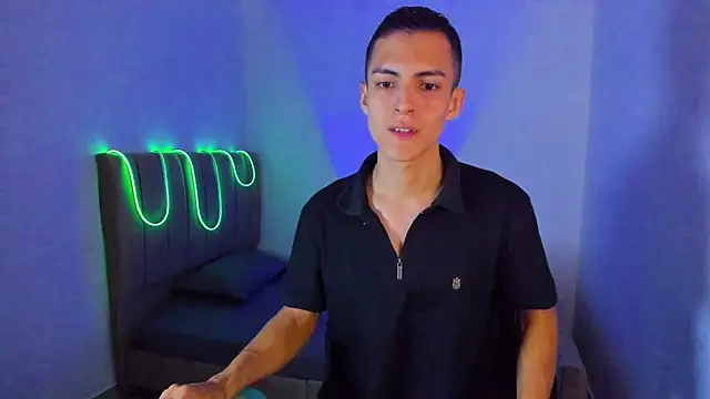 Snapshot of Matiius18 chatting on 07/08/26, 01:48 Matiius18 online show from 07/08/26, 01:48