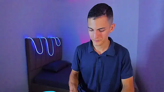 Snapshot of Matiius18 chatting on 07/18/26, 04:11 Matiius18 online show from 07/18/26, 04:11