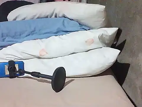 Snapshot of Mayumie05 chatting on 10/11/25, 10:25 Mayumie05 online show from 10/11/25, 10:25