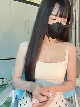 Snapshot of Dior_baby chatting on 12/16/25, 04:28 Dior baby online show from 12/16/25, 04:28