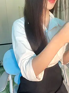 Snapshot of Dior_baby chatting on 12/18/25, 01:44 Dior baby online show from 12/18/25, 01:44