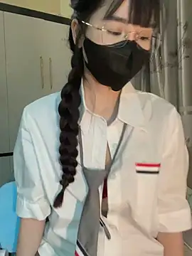 Snapshot of Dior_baby chatting on 12/20/25, 02:29 Dior baby online show from 12/20/25, 02:29