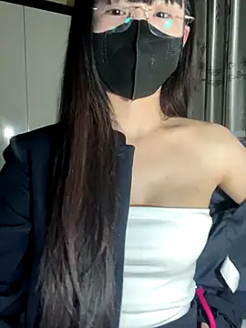 Snapshot of Dior_baby chatting on 12/22/25, 04:04 Dior baby online show from 12/22/25, 04:04