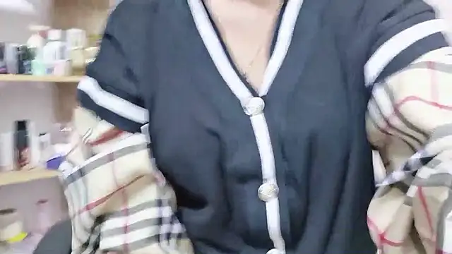 Snapshot of MichiLovely chatting on 09/22/25, 07:43 MichiLovely online show from 09/22/25, 07:43