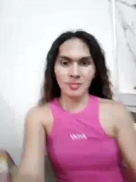 Snapshot of Pinkyweb_03 chatting on 04/19/26, 04:17 Pinkyweb 03 online show from 04/19/26, 04:17