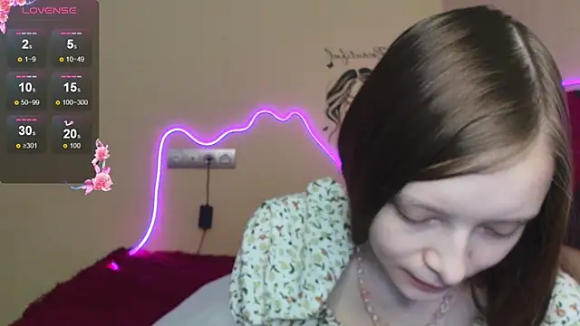 AliceHaris online show from 10/24/25, 03:14