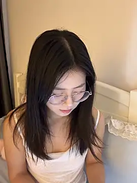 Ella-A9 online show from 09/28/25, 02:55