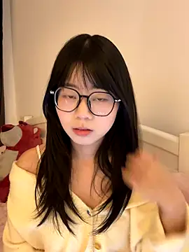 Ella-A9 online show from 12/05/25, 04:03