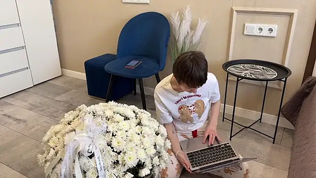 Snapshot of daniellia_ chatting on 03/15/26, 10:32 daniellia online show from 03/15/26, 10:32