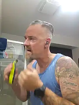 Snapshot of Alcura_x chatting on 10/12/25, 11:42 Alcura x online show from 10/12/25, 11:42