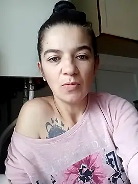 Snapshot of alinaalinutzq chatting on 12/01/25, 09:36 alinaalinutzq online show from 12/01/25, 09:36