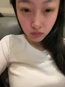 Snapshot of MengMeng0515 chatting on 02/27/26, 02:28 MengMeng0515 online show from 02/27/26, 02:28