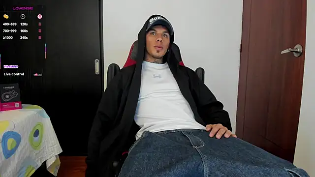 Snapshot of Savajelust chatting on 09/24/25, 09:07 Savajelust online show from 09/24/25, 09:07