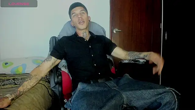 Snapshot of Savajelust chatting on 03/07/26, 03:53 Savajelust online show from 03/07/26, 03:53