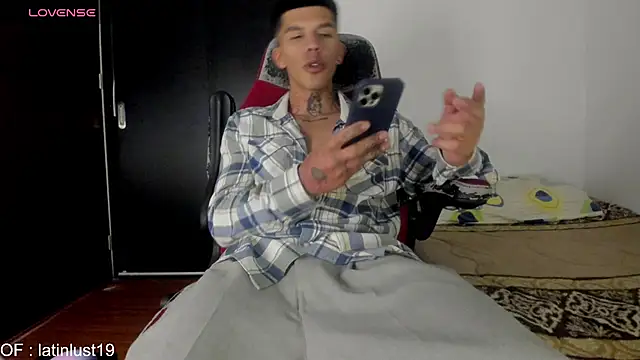 Snapshot of Savajelust chatting on 03/26/26, 02:28 Savajelust online show from 03/26/26, 02:28