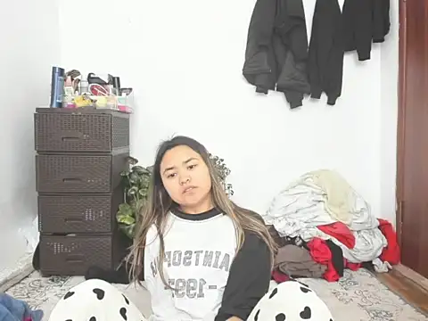 Snapshot of saika_blush chatting on 04/20/26, 06:49 saika blush online show from 04/20/26, 06:49