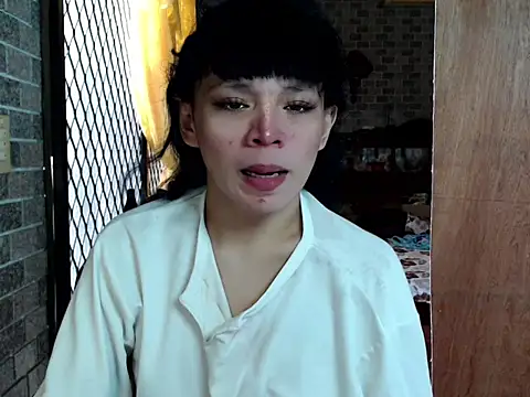 Snapshot of kylinexx chatting on 11/14/25, 02:43 kylinexx online show from 11/14/25, 02:43