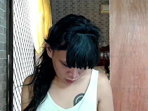 Snapshot of kylinexx chatting on 04/28/26, 02:27 kylinexx online show from 04/28/26, 02:27