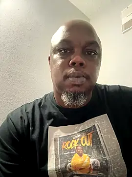 Snapshot of devon3421 chatting on 09/14/25, 03:49 devon3421 online show from 09/14/25, 03:49