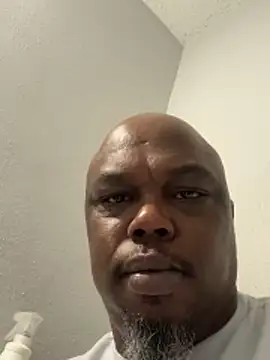 Snapshot of devon3421 chatting on 11/12/25, 05:57 devon3421 online show from 11/12/25, 05:57