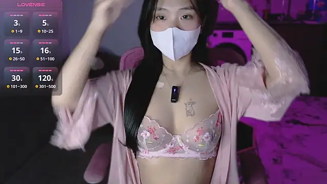 Phuong Bee online show from 03/13/26, 02:23