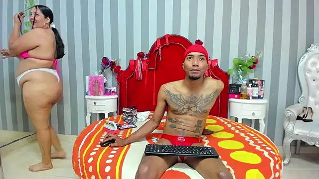 Snapshot of CaroyAndy chatting on 05/03/26, 12:44 CaroyAndy online show from 05/03/26, 12:44