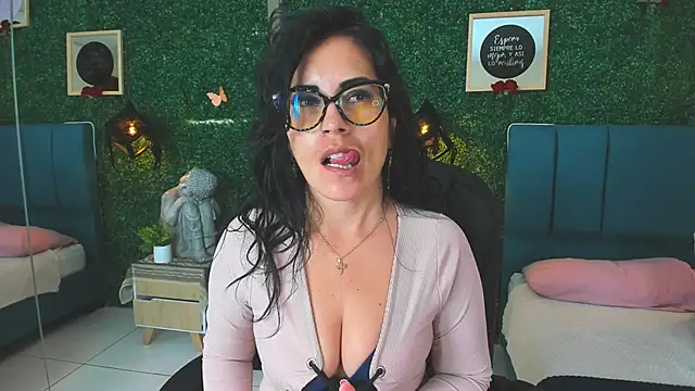 Linagh  online show from 11/08/25, 11:43